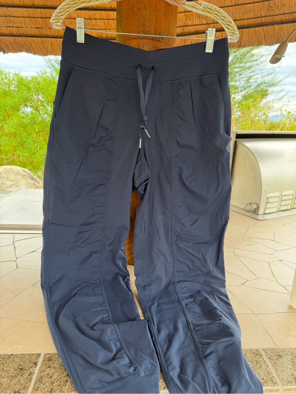 Lululemon dance Studio mid rise jogger full length 29” inseam size 8 navy blue